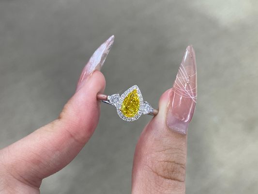 1.03ct फैंसी विविड येलो लैब निर्मित डायमंड रिंग 18k सफेद सोना