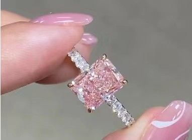 2.26ct प्रयोगशाला में विकसित गुलाबी हीरा सगाई की अंगूठी 18K सफेद सोने दुल्हन की अंगूठी