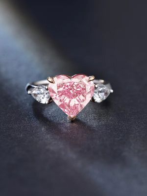 बड़े आकार का गुलाबी लैब काटा हुआ हीरा अंगूठी दिल का आकार 4.19ct 18k सफेद सोने की अंगूठी