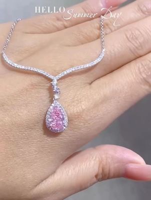 1.97ct लैब से उगाए गए हीरे के लटकन हार मोती कट गुलाबी रंग अनुकूलित