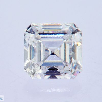 सफेद 3.2ct प्रयोगशाला में उगाया गया सीवीडी हीरे वर्ग पन्ना एस्चर आकार आईजीआई प्रमाणित