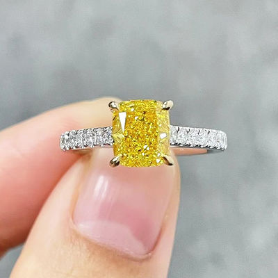 18K White Gold Lab Created Diamonds सगाई की अंगूठी 1.05ct फैंसी ज्वलंत पीला