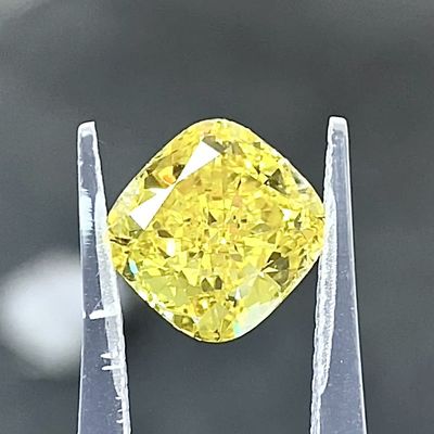 0.55ct लैब निर्मित पीले हीरे वर्ग कुशन आकार फैंसी जीवंत पीला आईजीआई प्रमाणित