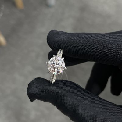 प्रयोगशाला में उगाए गए हीरे के छल्ले 3.01ct सीवीडी सफेद एफ वीएस2 आधा देश शैली गोल