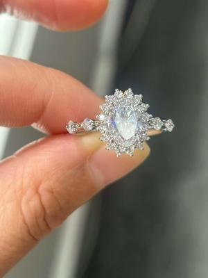 1.168ct सुंदर ओवल सफेद लैब में उगाया गया डायमंड रिंग DEF VVS PT950 EX